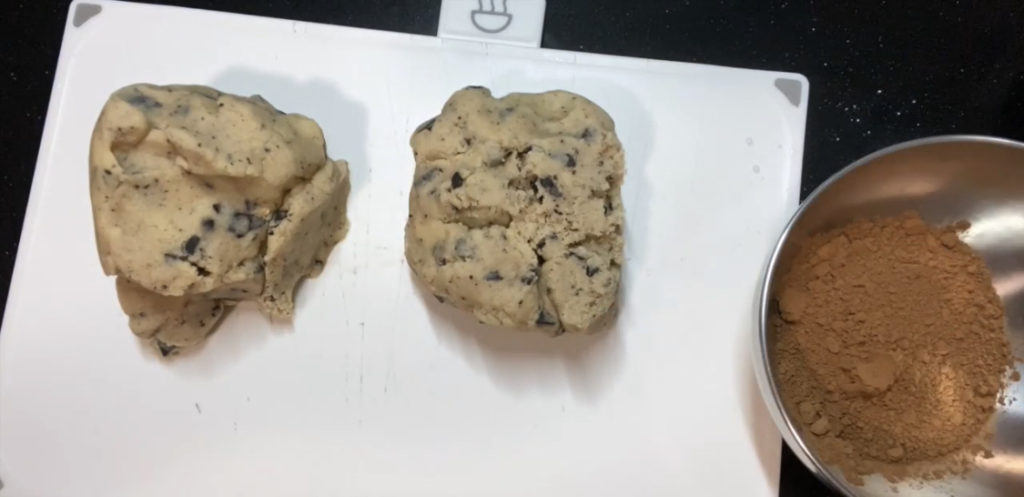 GALLETAS CON PEPITAS DE CHOCOLATE Y CREMA DE CACAHUETE