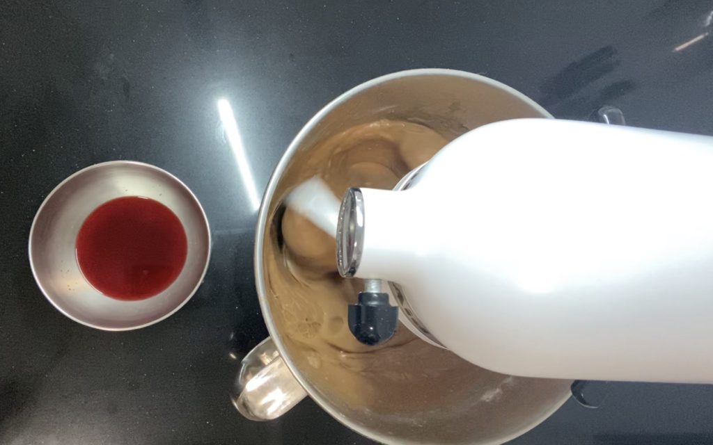 tarta red velvet mezcla de ingredientes menos el colorante